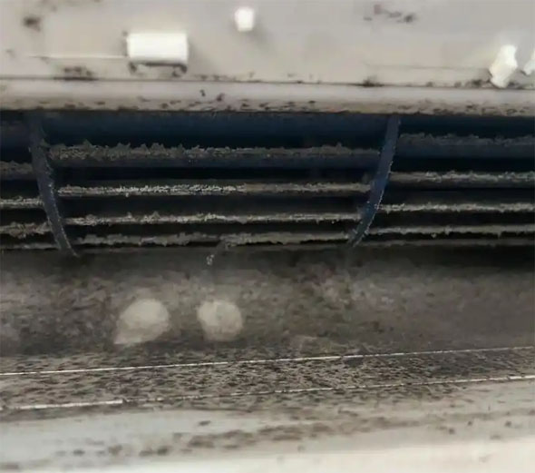 恩施空调吹的风有股烧焦味是怎么回事